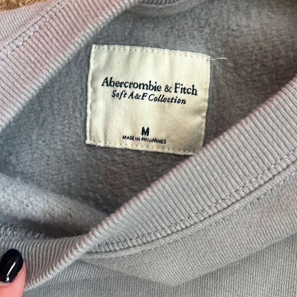 Abercrombie & fitch long sleeve - Picture 2 of 2